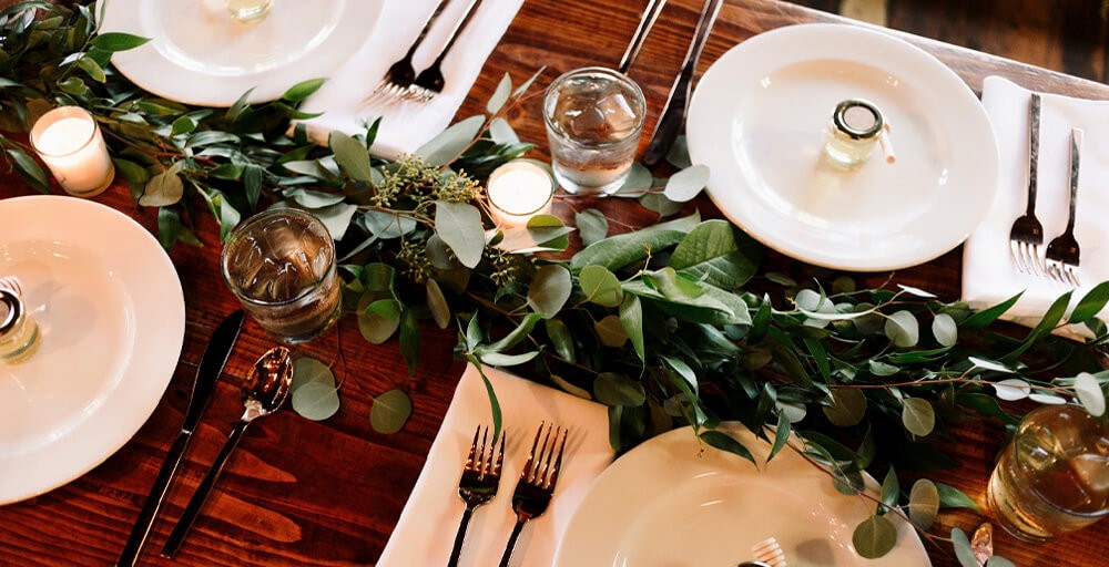 Natural Christmas Table Decorations
