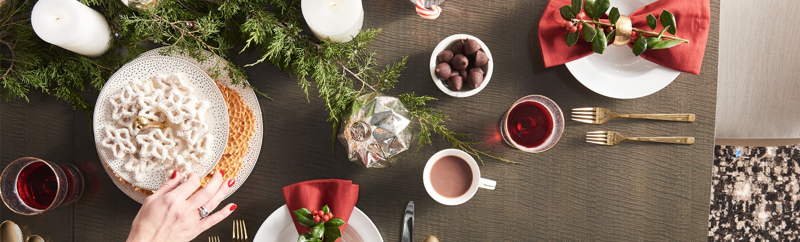 Christmas Entertaining: 5 Things You Need to Host the Perfect Dinner Party