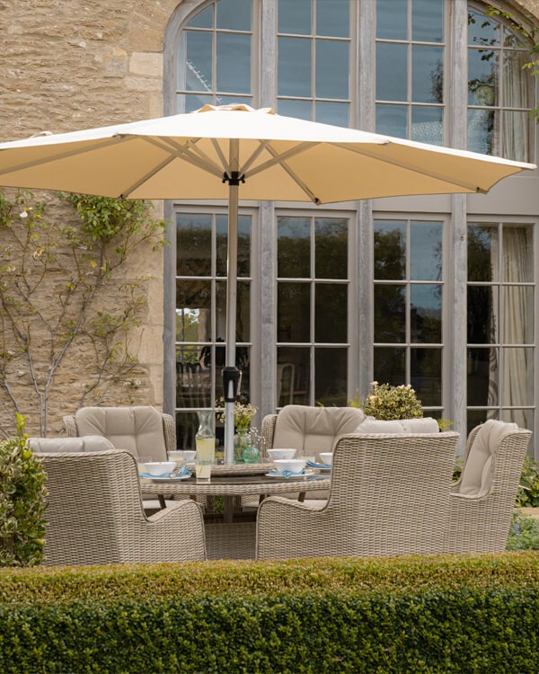 Chedworth Rattan 6 Seater Dining Set with Parasol & Lazy Susan by Bramblecrest