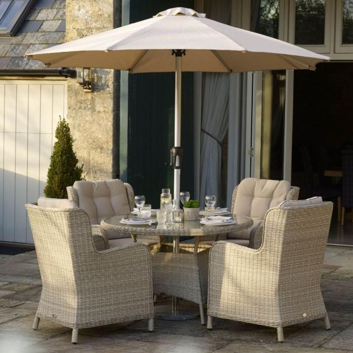 Bramblecrest Chedworth Rattan 4 Seater Dining Set with Parasol 1
